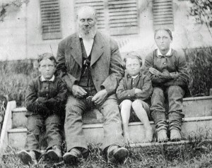 Spaulding and his family at their home in 1871 (Courtesy of the Canton Historical Society) 
