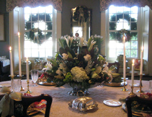 Dining room table and wreaths at the Joseph Porter Draper house (Mary Ann Price photo)